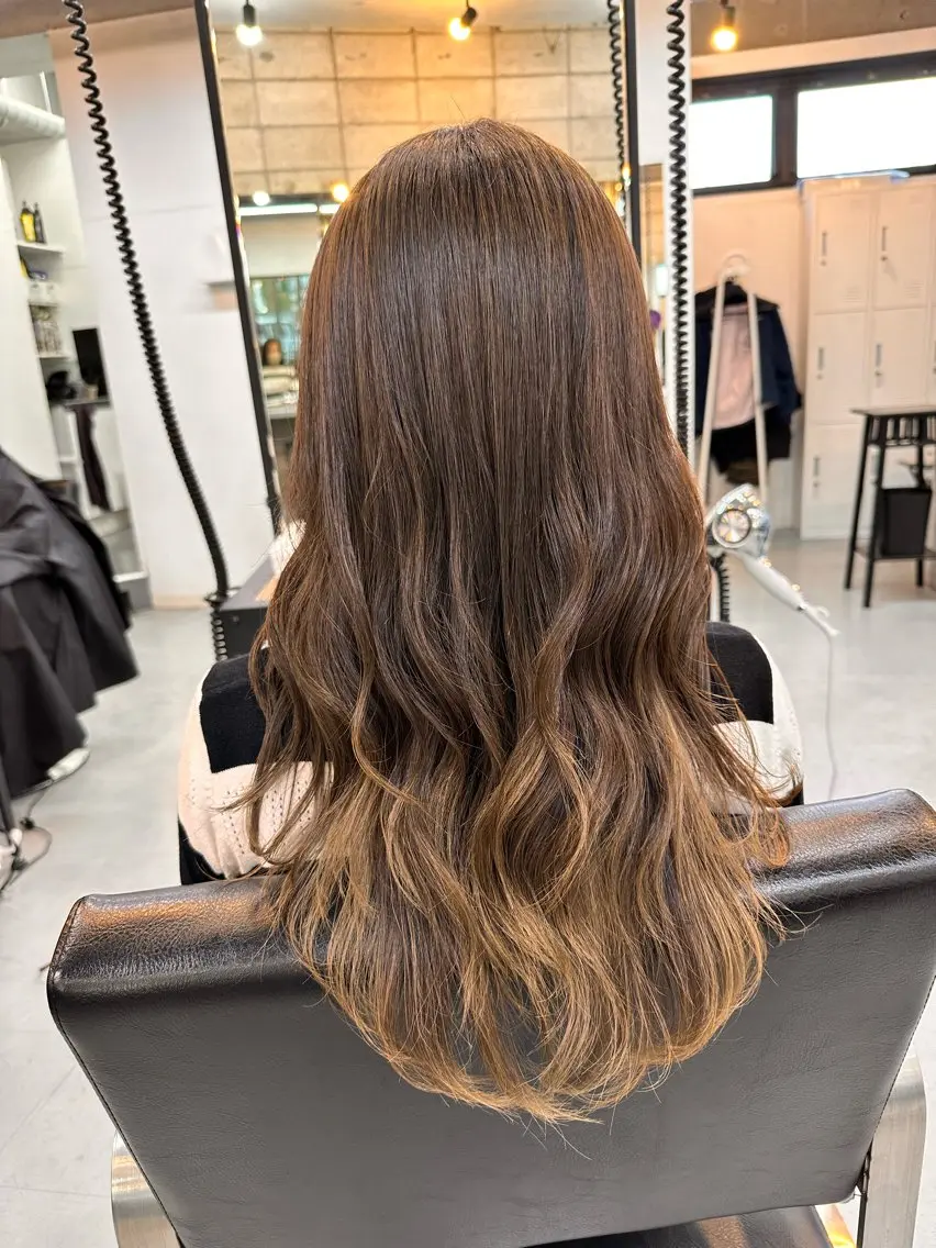 ロング ヘアカラー 透明感カラー KATSURENのヘアスタイル