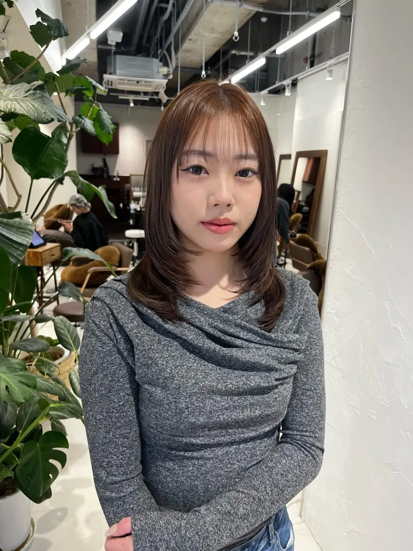 セミロング カラー ブラウンカラー レイヤーカット カット ヘアカラー トリートメント レイヤーカット/ブラ ウンカラー/河野凜のヘアスタイル