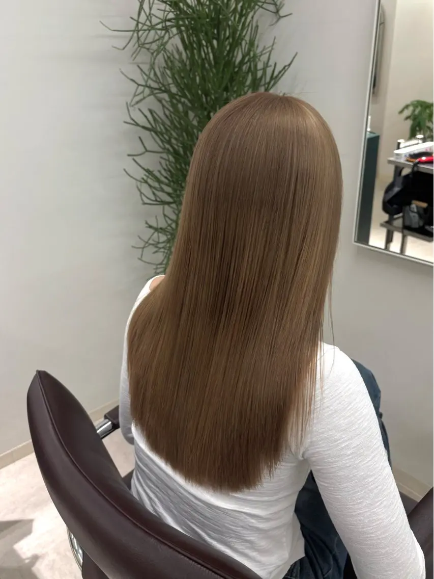 セミロング カラー ベージュカラー ブリーチ hachiyama rinaのヘアスタイル