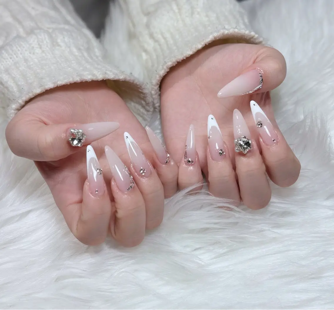 ネイル アートネイル オーロラネイル ジェルネイル 韓国ネイル ロングネイル ハンドネイル Nichi Nailsのネイルデザイン