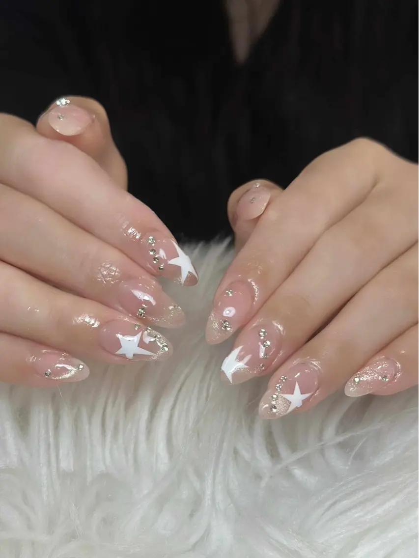 ネイル フレンチネイル ジェルネイル キラキラネイル 韓国ネイル マグネットネイル Julli NailStudioのネイルデザイン