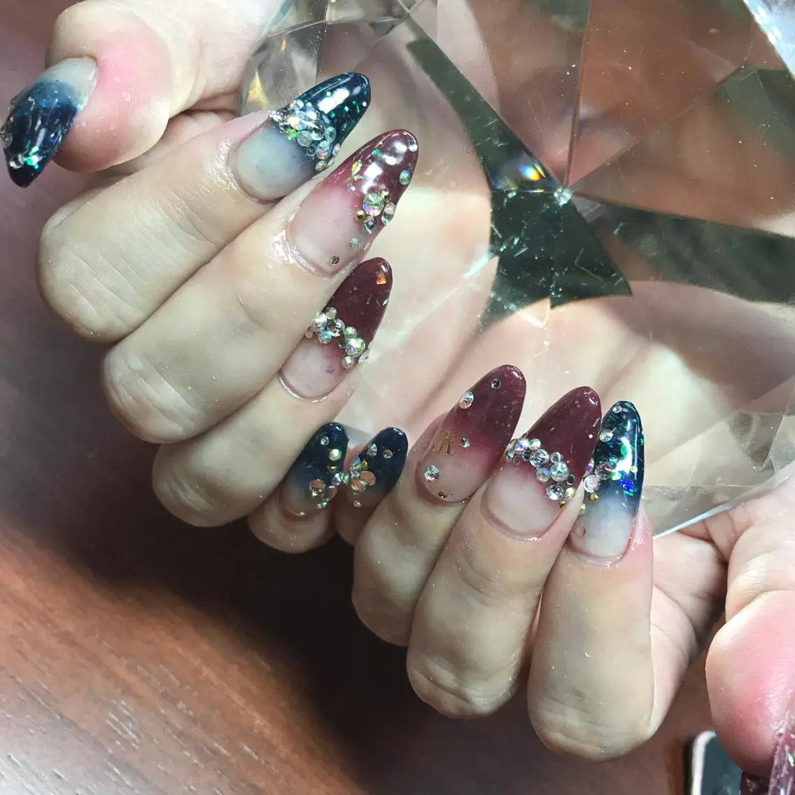セミロング ネイル ストーンネイル ハンドネイル 《LB》ラブリエ Nail&eyeのマツエク・マツパデザイン