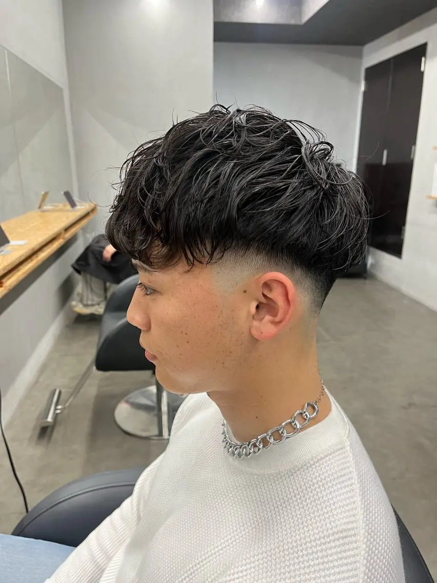 ショート パーマ メンズ フェードカット スキンフェード スペインカール カット パーマ トリートメント メンズ支持率NO.1 マサキのヘアスタイル
