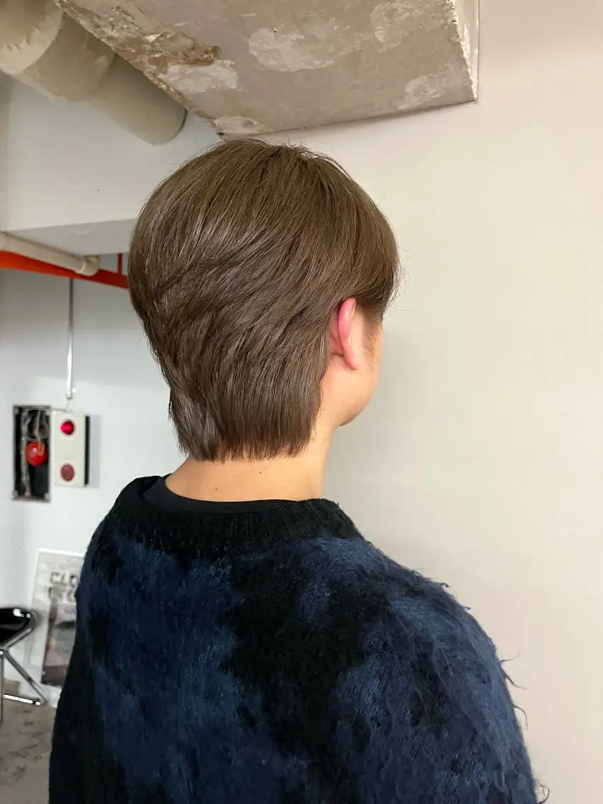 ショート ブリーチモデル/ モカのヘアスタイル