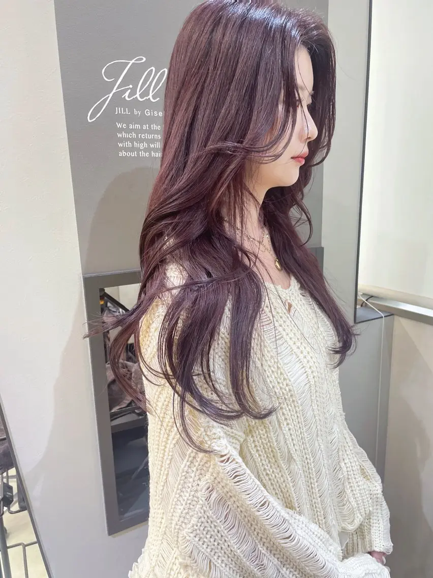 ロング カラー カシス レッドカラー AIRI layer cut hairのヘアスタイル