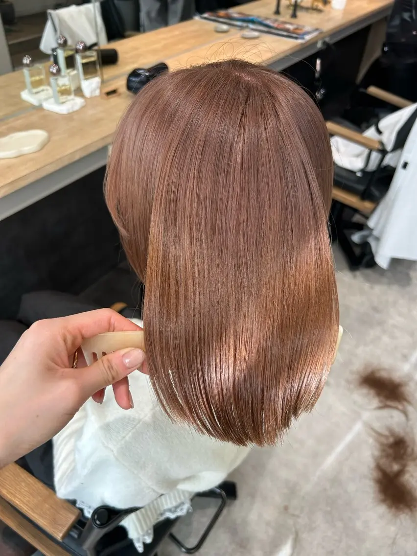 ショート カラー ベージュカラー ブリーチ ラテベージュ カット ヘアカラー トリートメント hubhair レイヤー/透明感のヘアスタイル