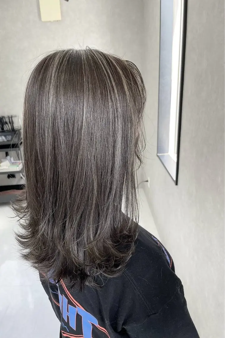 ミディアム カラー ハイライトカラー ハイライト カット ヘアカラー 🫧高鹿汰一髪質改善 /白髪ぼかし🫧のヘアスタイル