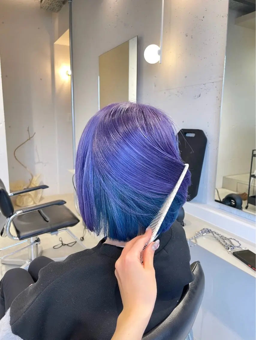 ショート カラー tim hinaのヘアスタイル