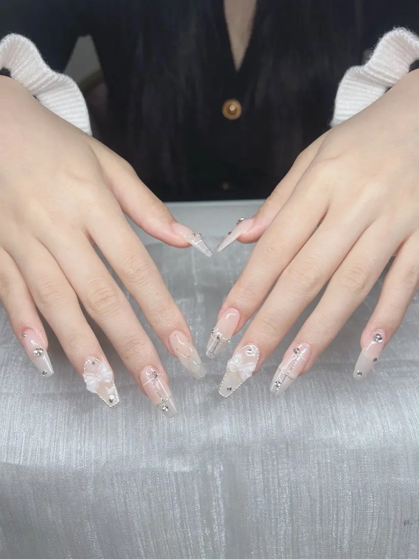 ネイル オーロラネイル チークネイル 長さ出し フットネイル フレンチネイル ハンドネイル Lee Nails チップ長さだし専門店のネイルデザイン