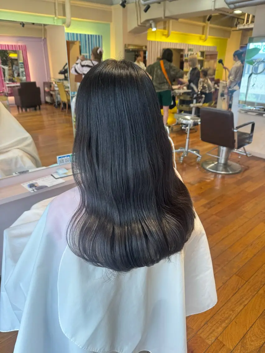 ロング ヘアカラー 'AXIS cocoroのヘアスタイル