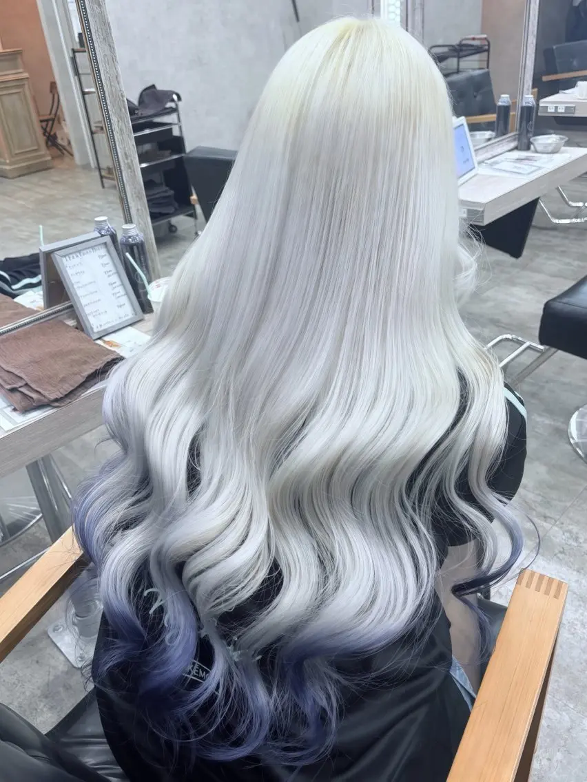 ロング カラー ブリーチ ヘアカラー ブリーチカラー🐭♡ moeのヘアスタイル