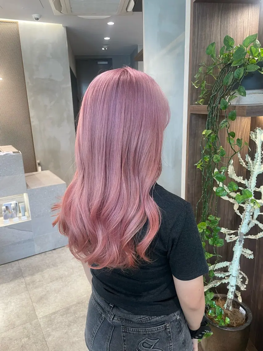 ロング カラー カット ヘアカラー ハイトーン/透明感 yuinaのヘアスタイル