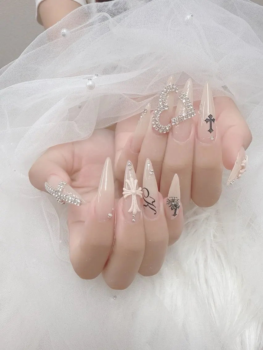 ネイル オーロラネイル クリアネイル フラッシュネイル フレンチネイル ジェルネイル ハンドネイル Sakura Nail Salonのネイルデザイン