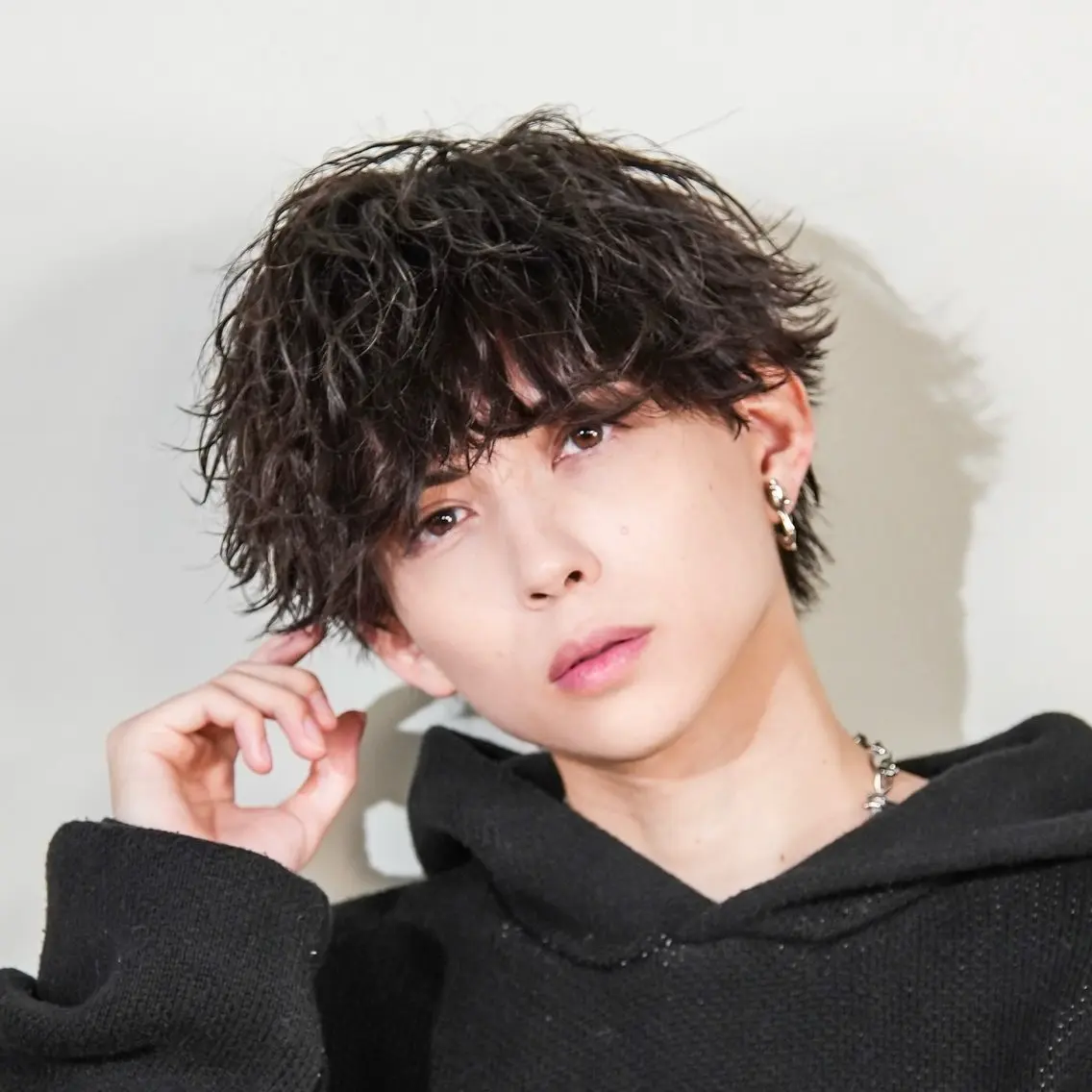 ミディアム カラー パーマ メンズ 爆裂 海老沼のヘアスタイル