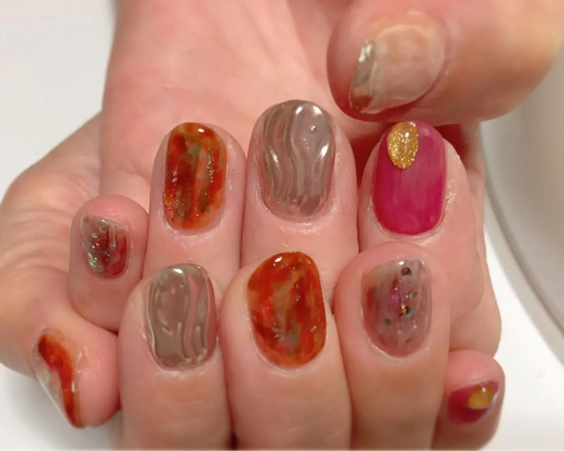 ネイル ミラーネイル ニュアンスネイル ショートネイル 冬ネイル nailroom OHANA🌴のネイルデザイン