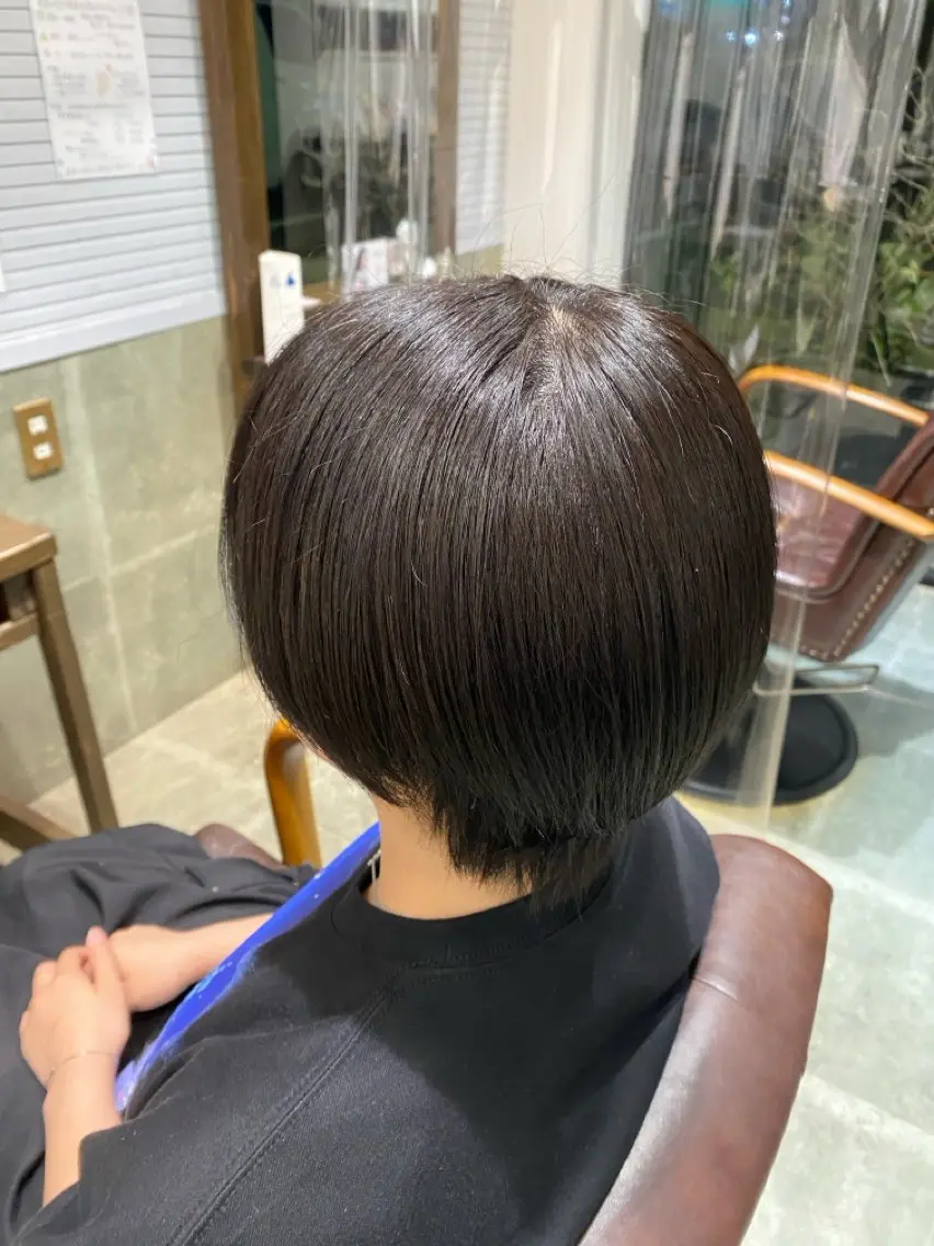 カラー 黒髪 石川 莉乃のヘアスタイル
