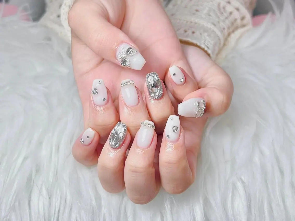 ネイル AURA NAIL 上前津のネイルデザイン