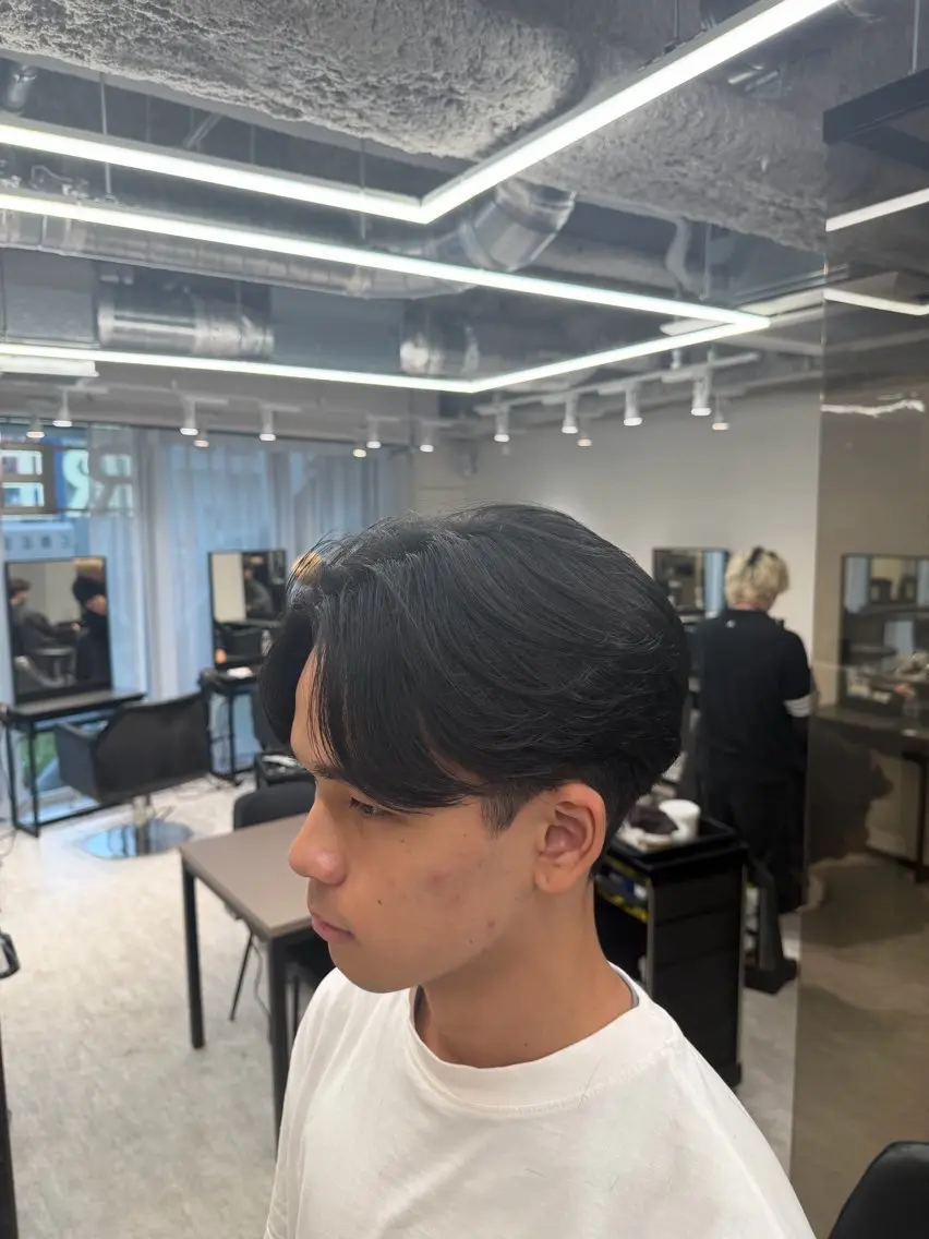 カット 縮毛矯正 トリートメント メンズ縮毛矯正 細谷碧海のヘアスタイル
