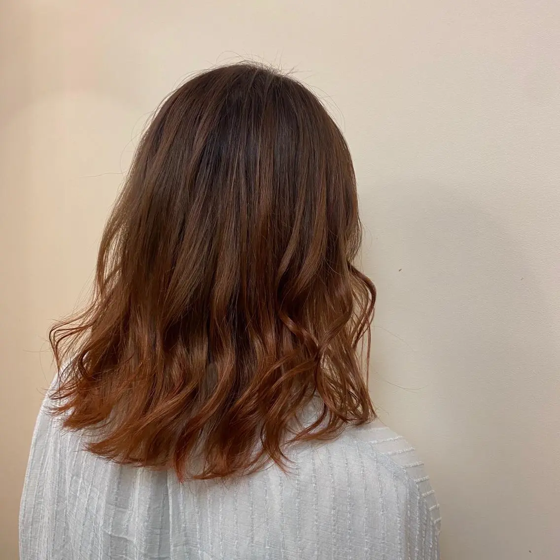 ミディアム カラー ベージュカラー オレンジ オレンジベージュ 透明感カラー/ MIOのヘアスタイル