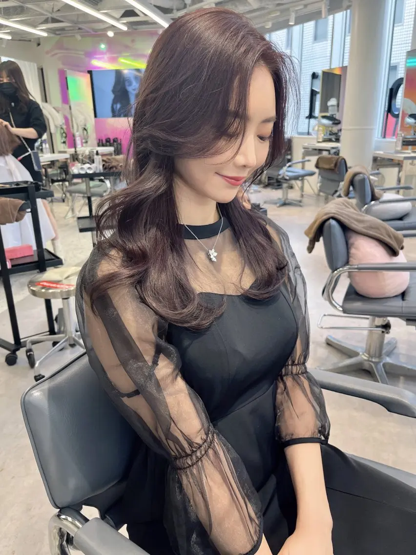 セミロング カラー 顔まわりレイヤー 顔周りカット 韓国風ヘア レイヤーカット カット ヘアカラー トリートメント 韓国ハッシュカット/ 新宿/髪質改善/岡崎のヘアスタイル