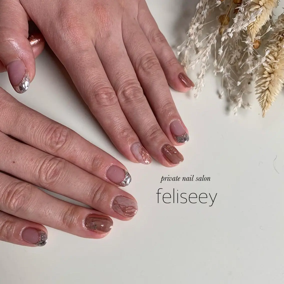 ネイル アートネイル フレンチネイル ガラスフレンチ ミラーネイル 持ち込み feliseey 〘フェリシー 〙のネイルデザイン