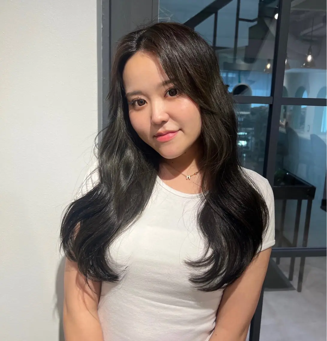 ロング カラー ヘアカラー 塚本 希来のヘアスタイル