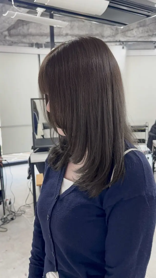 ロング カラー アッシュ アッシュブラウン ベージュカラー 黒髪 ブリーチ 赤み無し柔らかカラー 【梅田】madokaのヘアスタイル