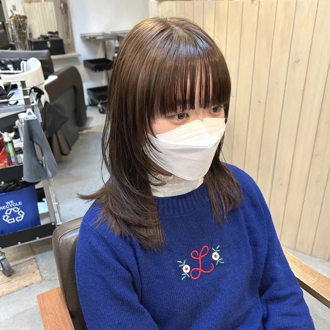 セミロング カット 綿貫 美雪のヘアスタイル