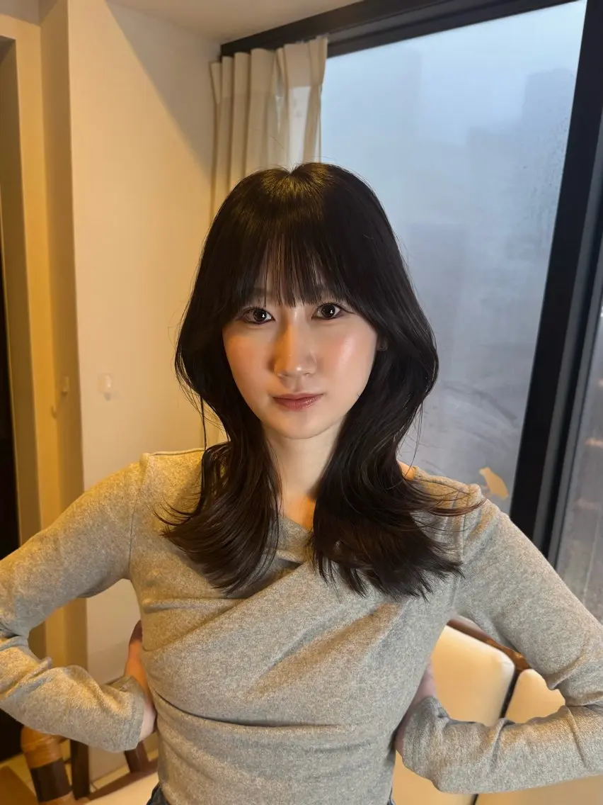 セミロング カラー アッシュ アッシュブラウン ブラウンカラー くびれヘア レイヤーカット カット Bonheur銀座 /前田 栞九郎のヘアスタイル