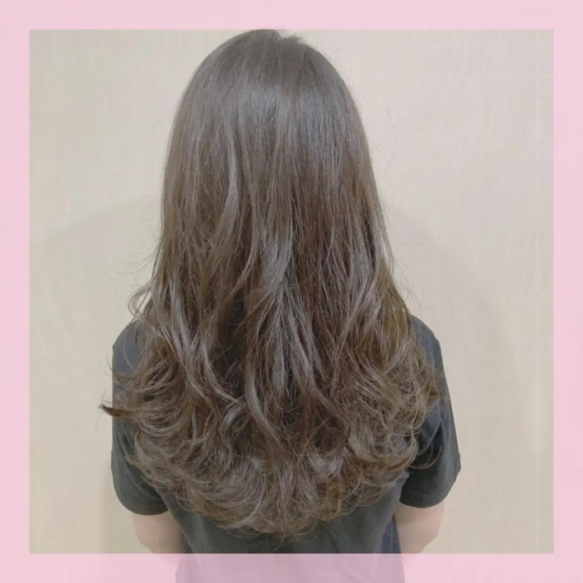 セミロング カラー アディクシーカラー ベージュカラー シルバー シルバーベージュ カット ヘアカラー 🍒前川 🍒のヘアスタイル