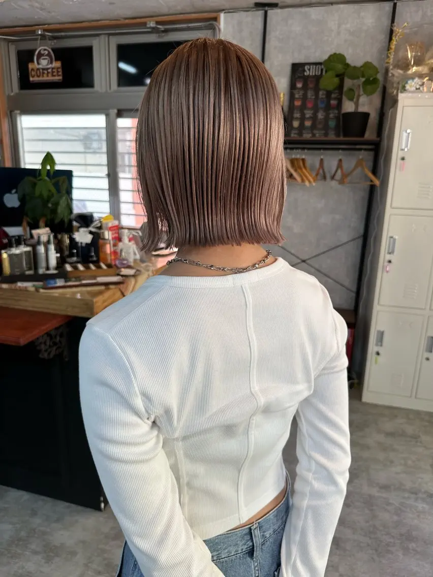 ショート 切りっぱなしボブ ショートボブ ハンサムショート 丸みショート ボブ ヘアカラー モテ髪/ボブ/ショー ト/アダチフウトのヘアスタイル