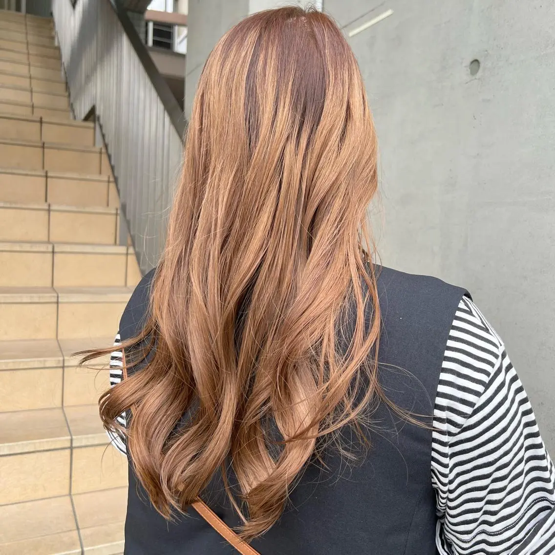 カラー ベージュカラー ミルクティーベージュ ヘアカラー トリートメント stylist 🐶内藤 成香のヘアスタイル