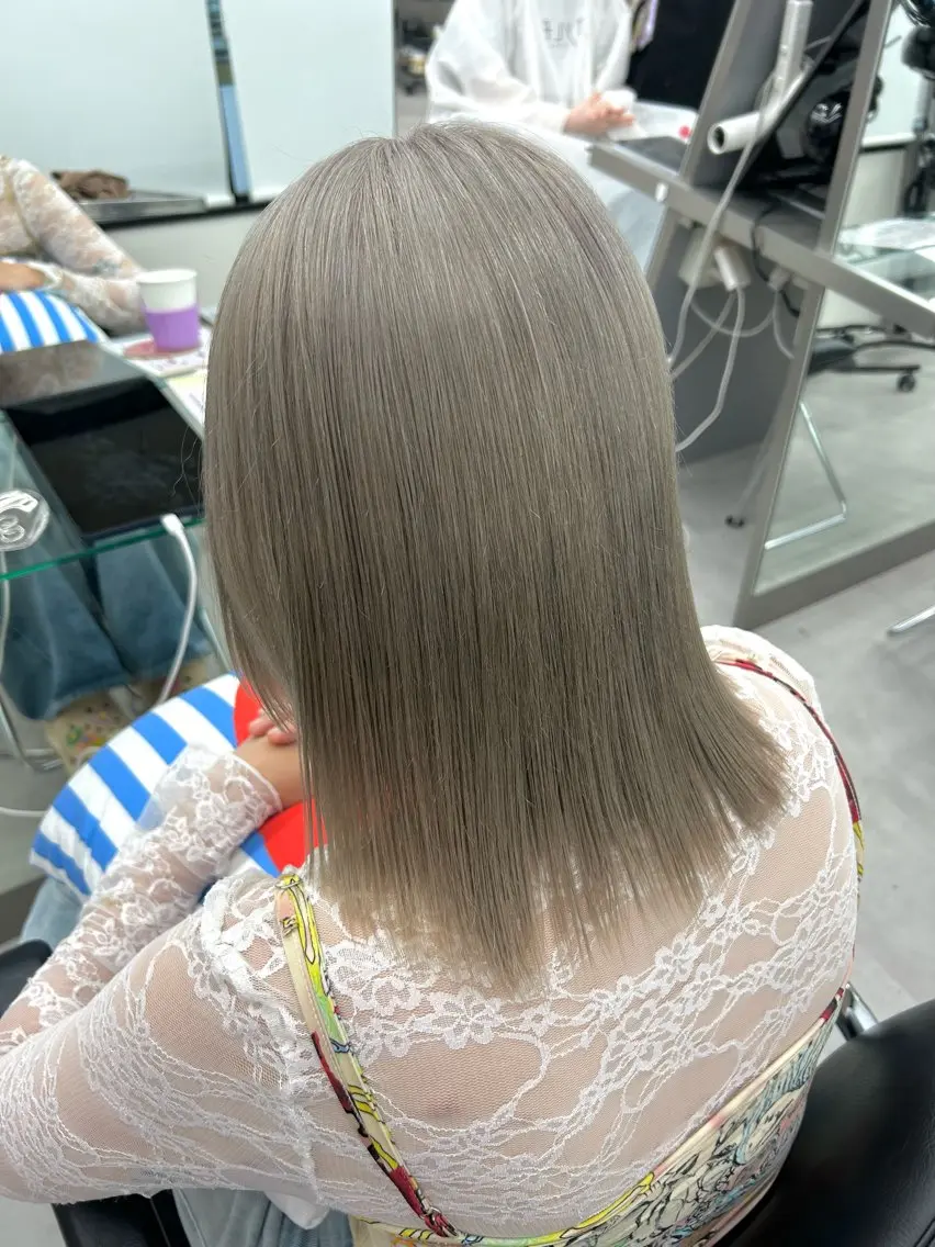 カラー ブリーチ グレージュ ヘアカラー 横浜ダブルカラー/ ハイトーンエクステのヘアスタイル