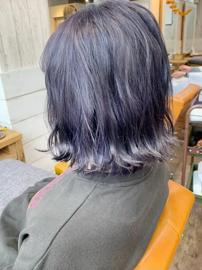 ミディアム カラー ブリーチ バイオレットカラー ヘアカラー トリートメント 初めてでも失敗しない 透明感カラー　Miiのヘアスタイル