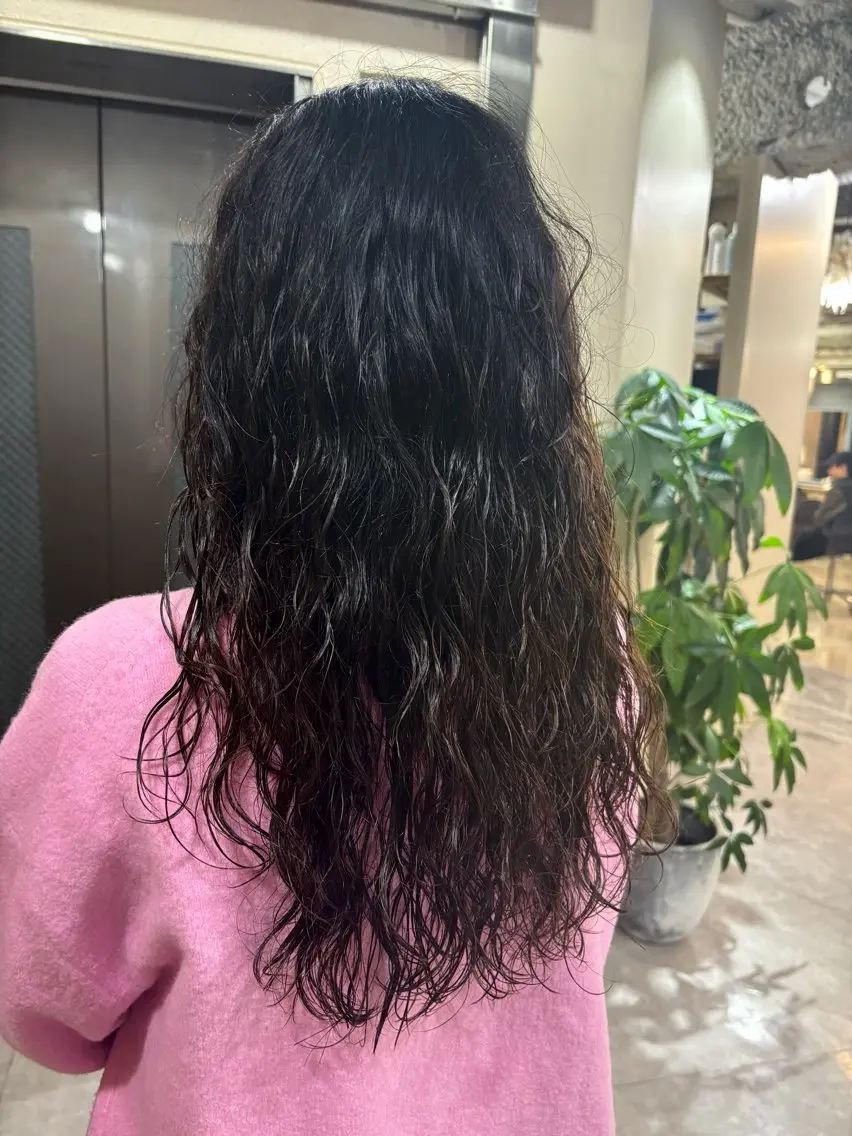 ロング カット パーマ 優李 ゆうりのヘアスタイル