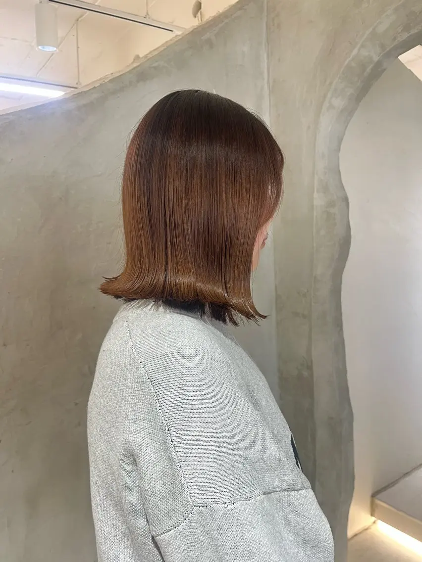 ミディアム カラー カット ヘアカラー トリートメント 切りっぱなしボブ/ 艶カラー/綾莉のヘアスタイル