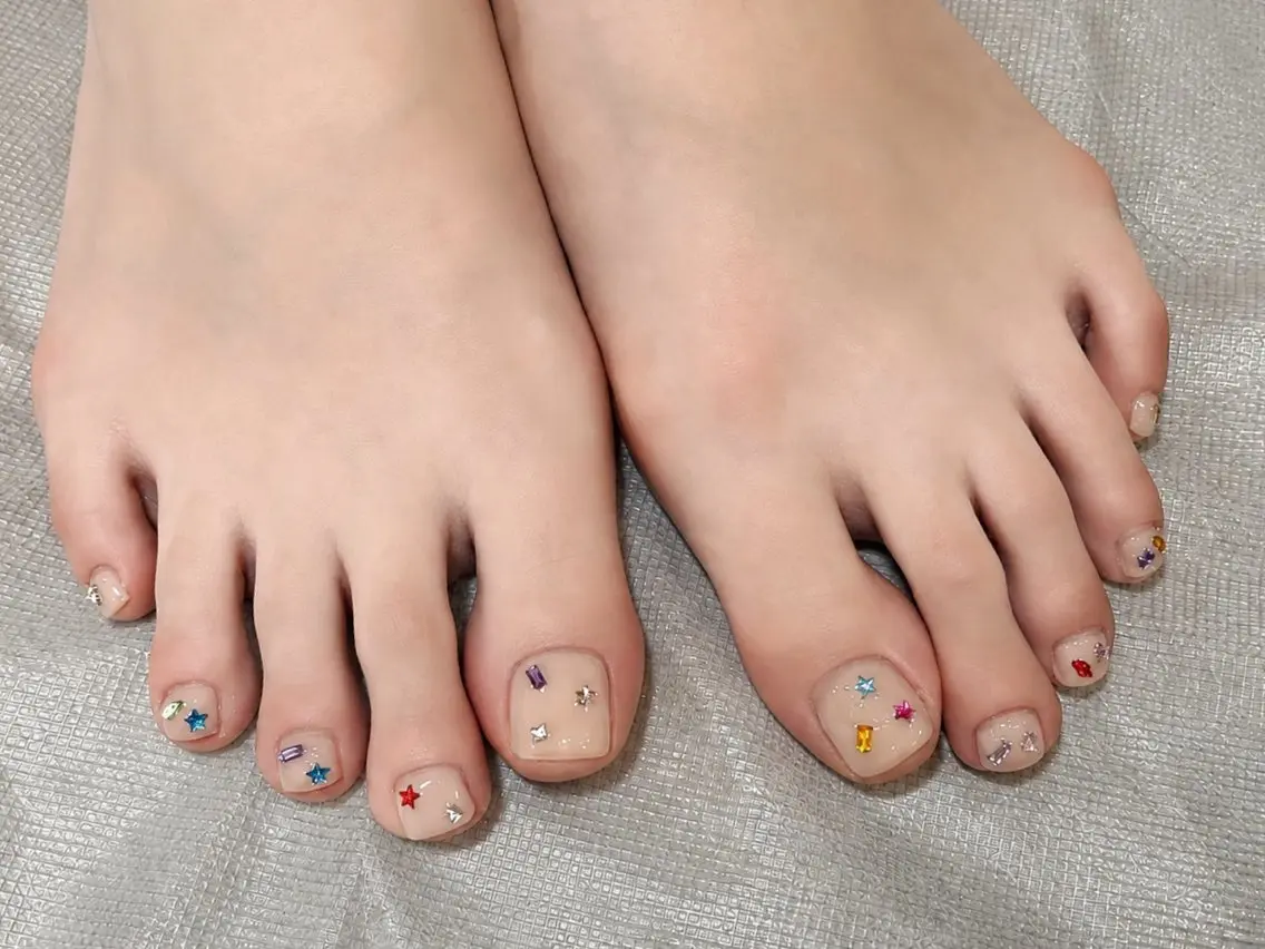 ネイル オーロラネイル 長さ出し フラッシュネイル フラワーネイル フットネイル フットネイル ✨ nanakaのネイルデザイン