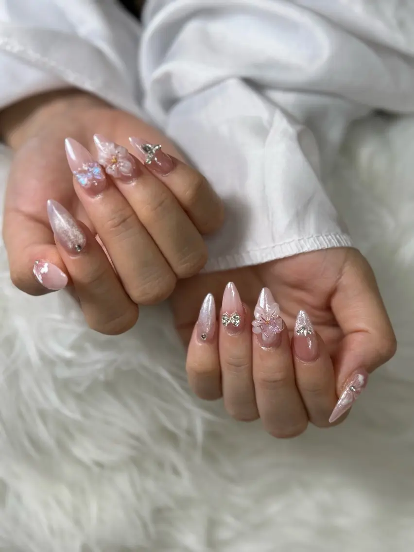 ネイル アートネイル フラワーネイル フレンチネイル ジェルネイル グラデーション ハンドネイル Ryu Nail NekoChanのネイルデザイン