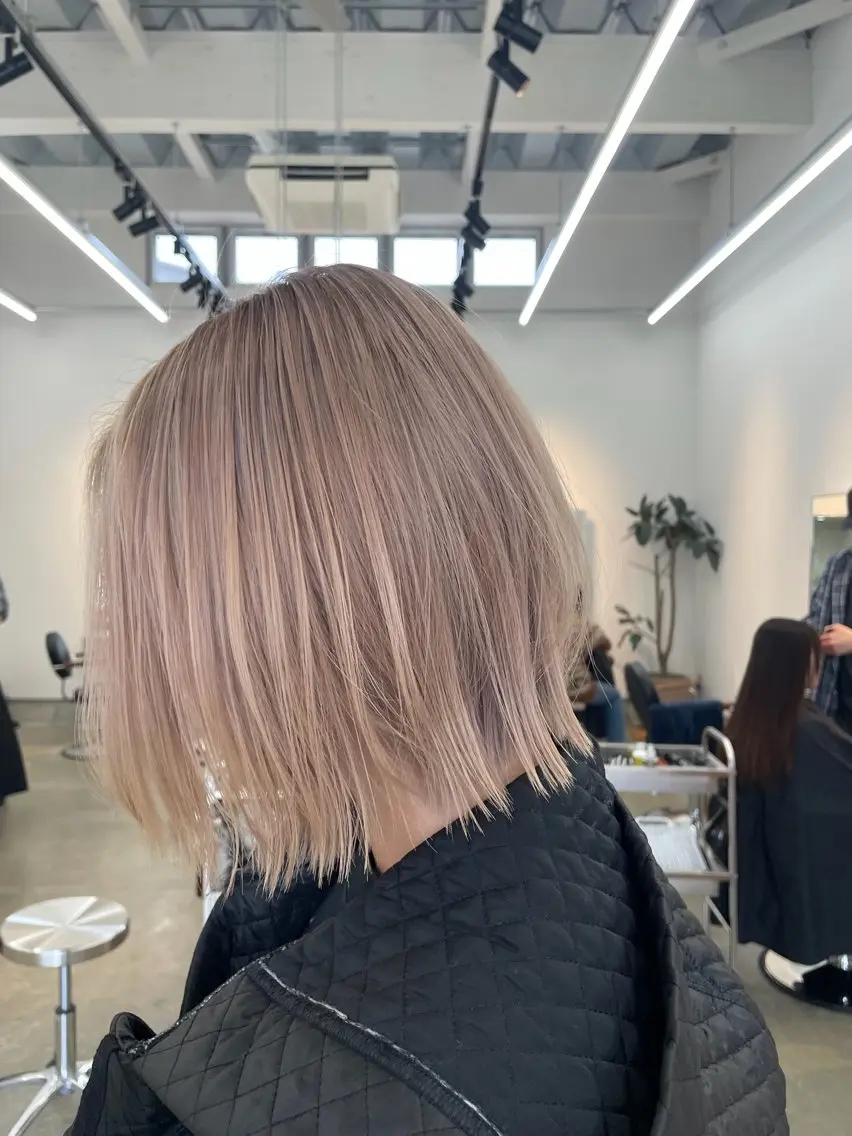 ミディアム カット ヘアカラー トリートメント 宮本 祥生のヘアスタイル