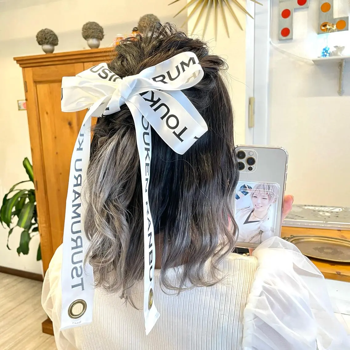 ミディアム カラー インナーカラー 推し ブリーチ 髪質改善のヘアスタイル