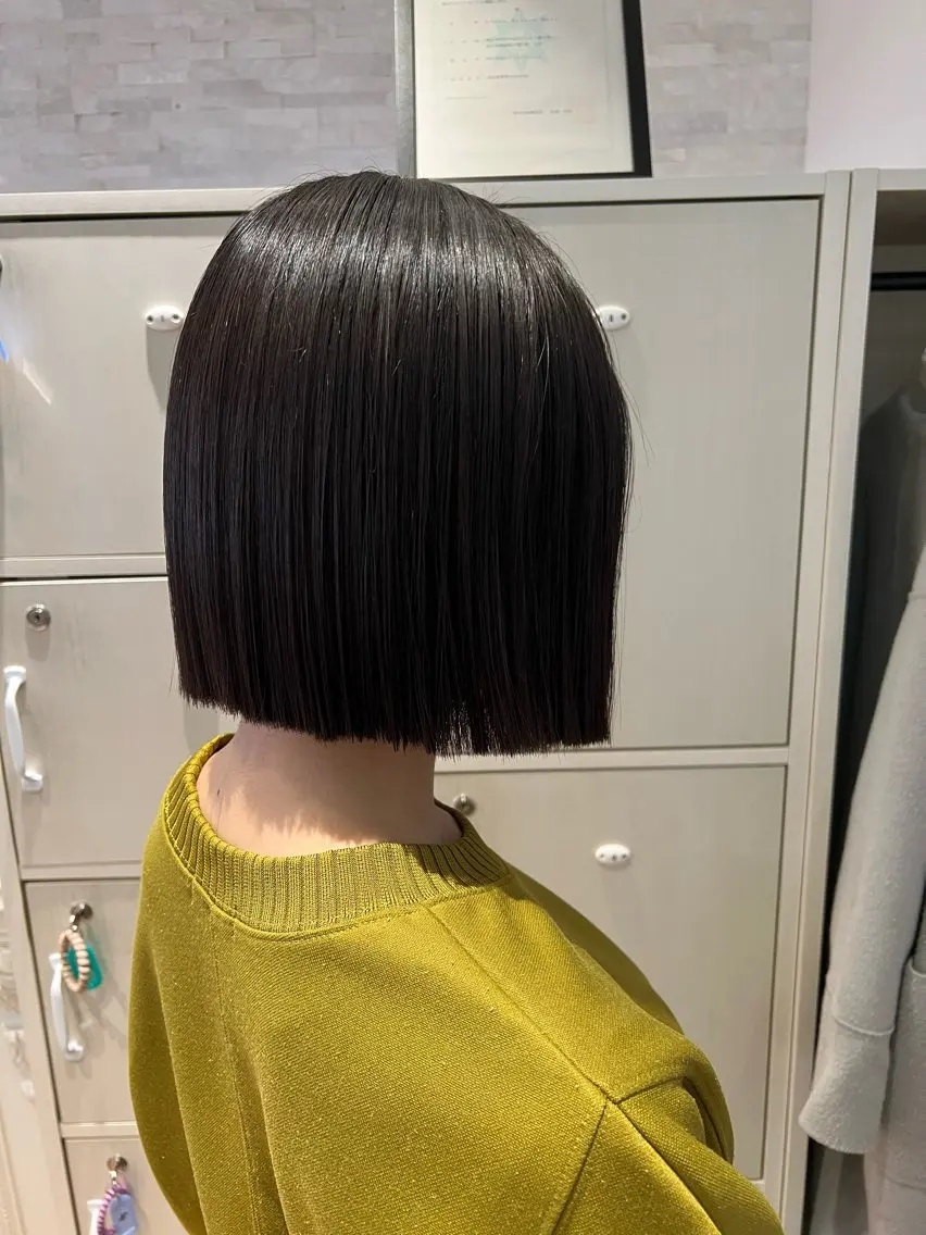 ミディアム 切りっぱなしボブ ボブ カット つぼい Floraのヘアスタイル