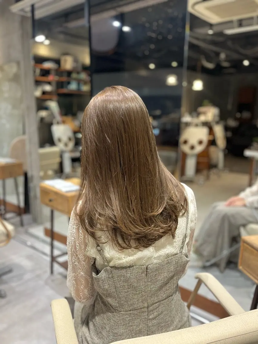 セミロング カット ヘアカラー 相宮 優羽のヘアスタイル