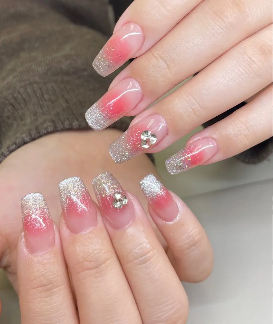 ネイル ハンドネイル AngelChris ビューティーサロンのネイルデザイン