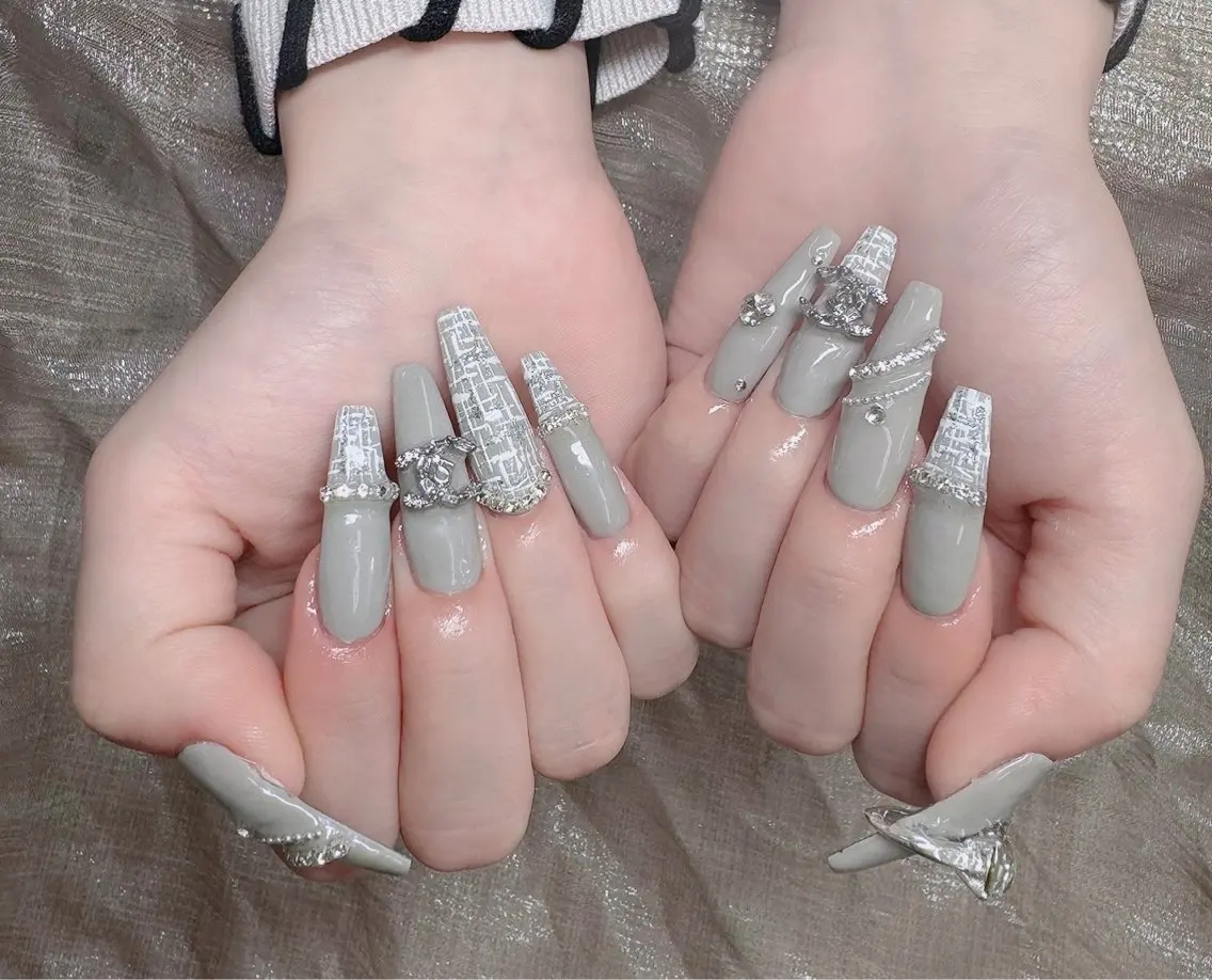 ネイル フレンチネイル ジェルネイル ガラスフレンチ ハロウィン ハート ハンドネイル H.baby Nail Salonのネイルデザイン