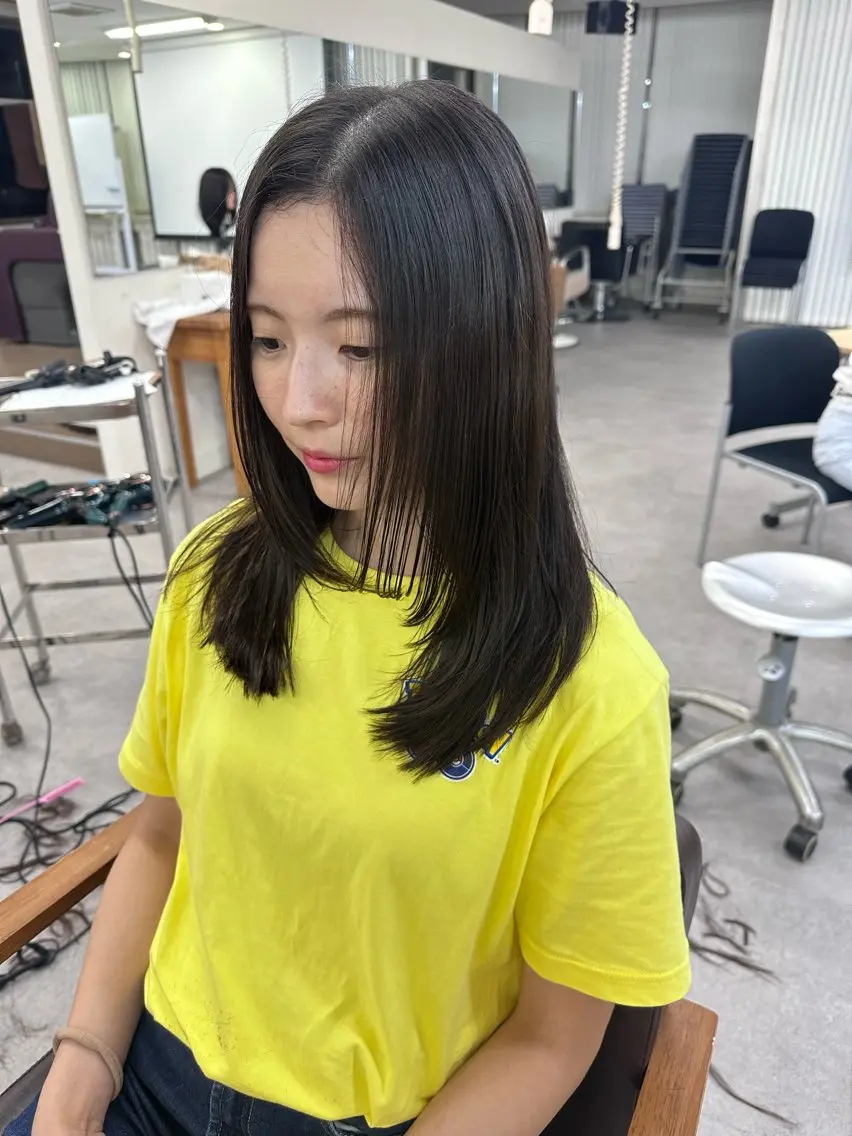 ロング レイヤーカット yukie🌷 /暖色🍒梅田サロンのヘアスタイル