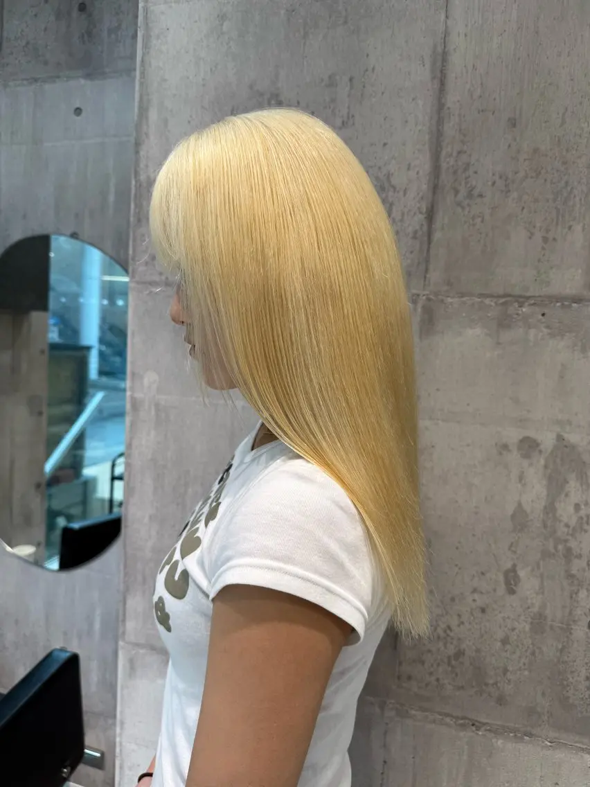 セミロング カラー ベージュカラー ブリーチ ブロンド ピンクカラー ヘアカラー 【🥀履歴修正🥀】 ハイトーン職人/拓真のヘアスタイル