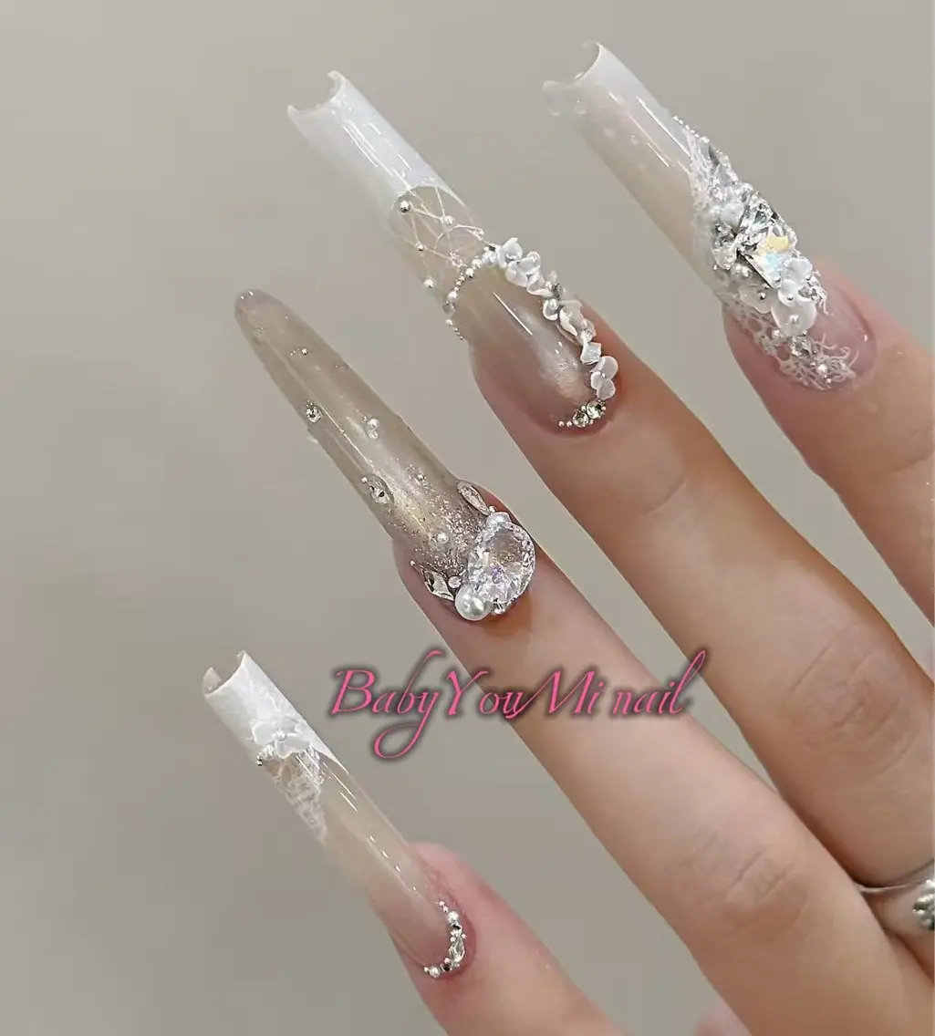 ネイル オーロラネイル フラワーネイル フットネイル フレンチネイル ジェルネイル ハンドネイル BabyYouMi nailのネイルデザイン