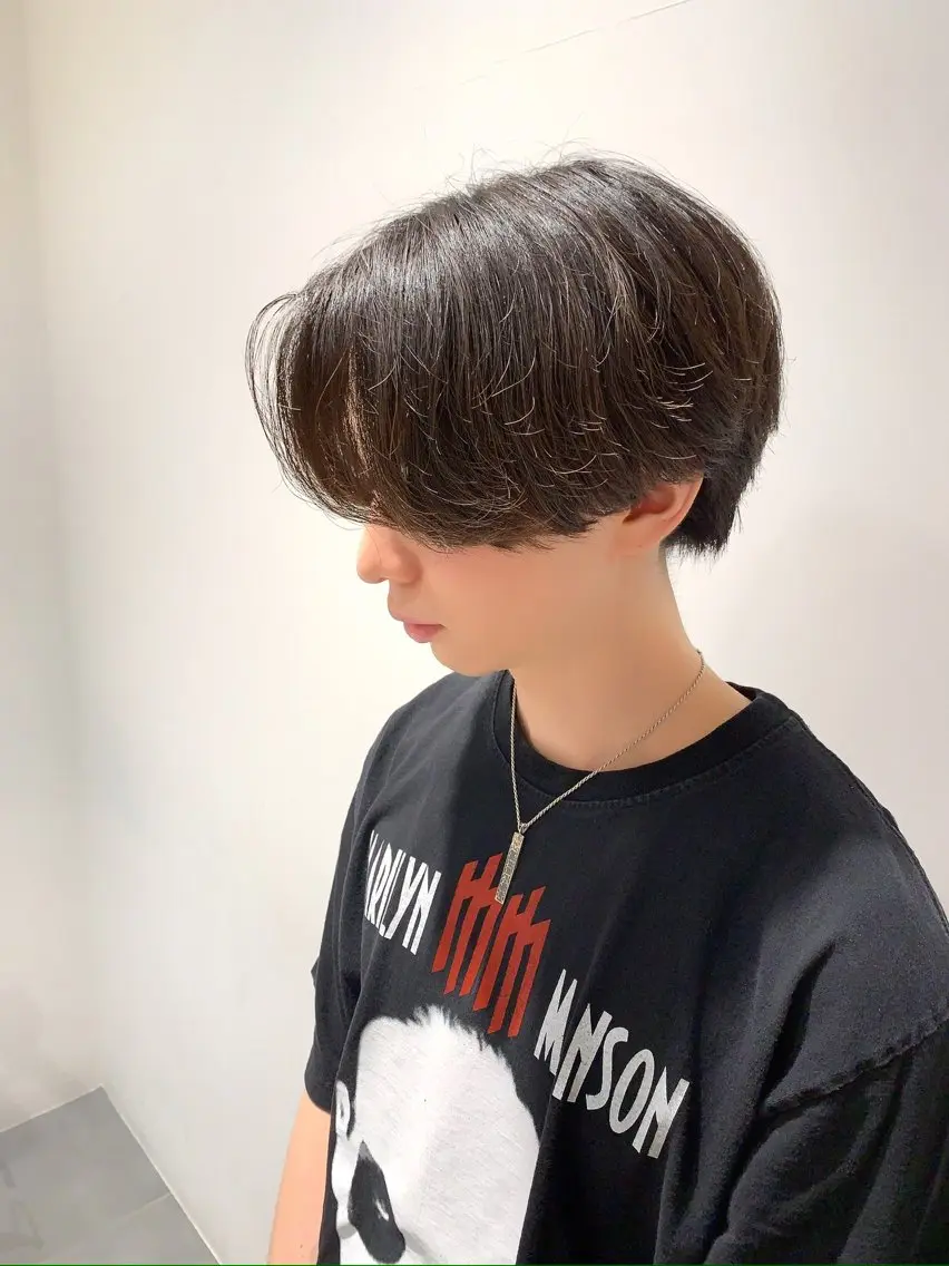 メンズ センターパート マッシュ メンズパーマ メンズツイストパーマ 刈り上げ カット トリートメント 韓国ヘア/レイヤー/ 顔まわり/りょーとのヘアスタイル