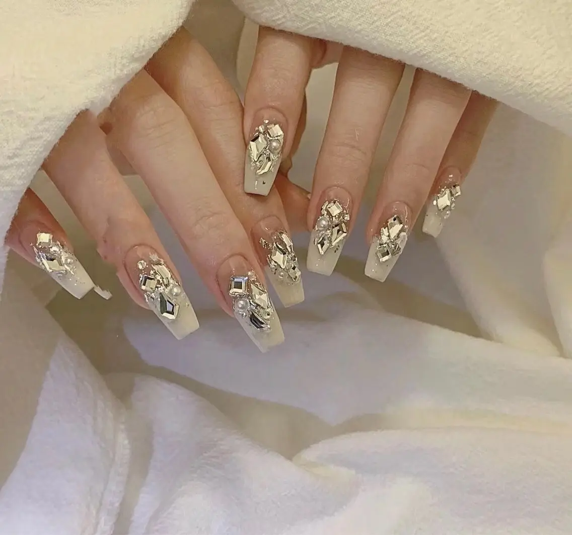 ネイル Cutil. Nail🌈のネイルデザイン