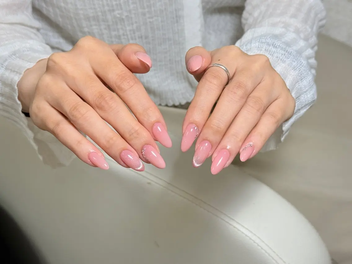 ネイル アートネイル オーロラネイル チークネイル フレンチネイル ガラスフレンチ ハンドネイル 🎀YooLi Nail salonのネイルデザイン